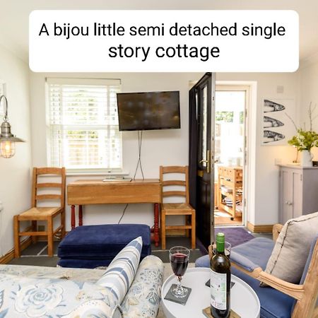 Bijou Coastal Apartment In Polperro With Hot Tub Onsite Parking Downhill Walk To Village 외부 사진