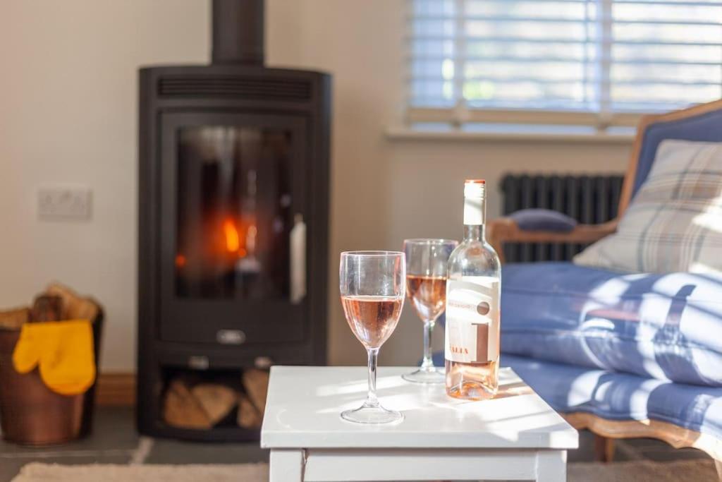 Bijou Coastal Apartment In Polperro With Hot Tub Onsite Parking Downhill Walk To Village 외부 사진