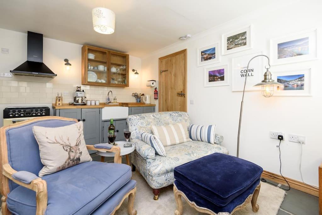 Bijou Coastal Apartment In Polperro With Hot Tub Onsite Parking Downhill Walk To Village 외부 사진