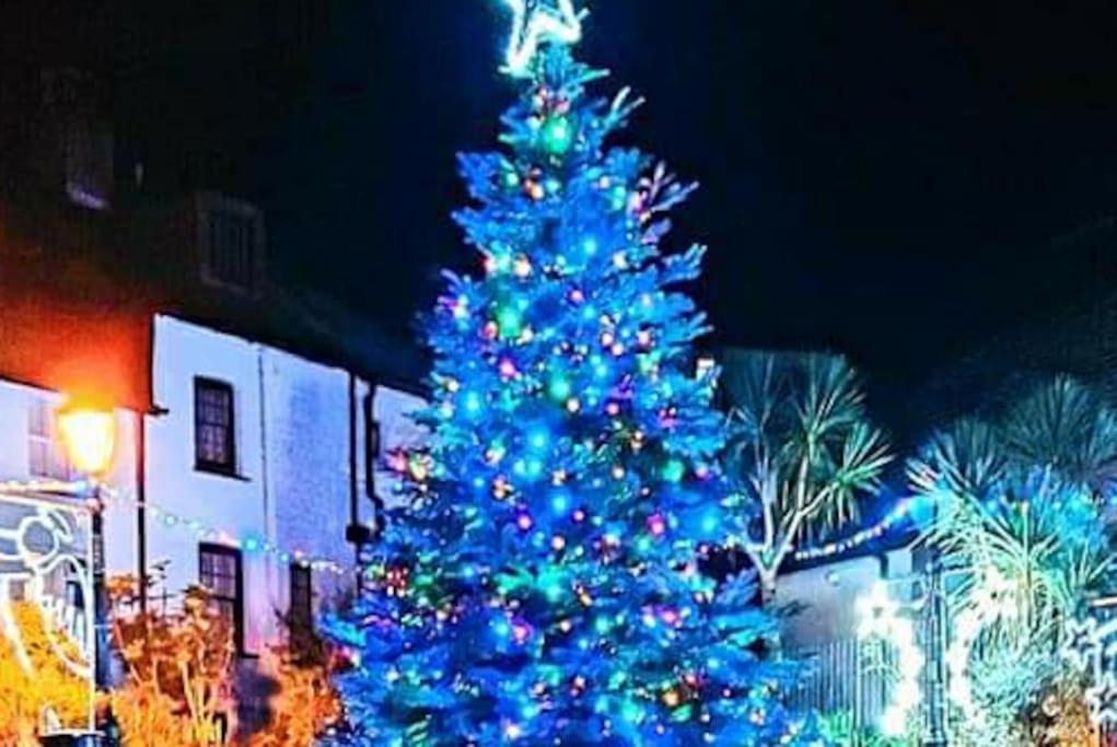 Bijou Coastal Apartment In Polperro With Hot Tub Onsite Parking Downhill Walk To Village 외부 사진